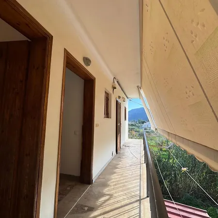 Apartment Cherronisi *