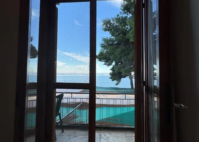 Apartament Cherronisi *